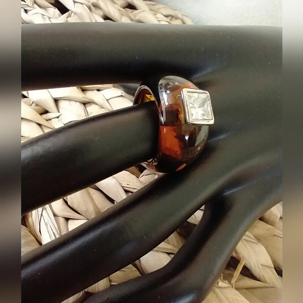 Ring Square CZ Set in Brown acrylic - Picture 4 of 14